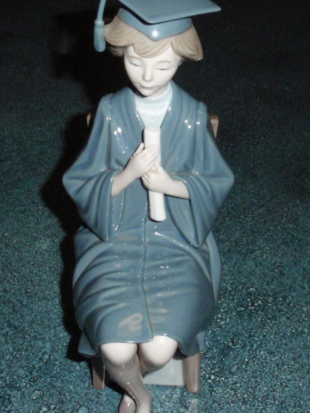 Lladro Figurine #5199 Girl Graduate With Cap & Gown 10-1/2" Tall - GREAT GIFT!